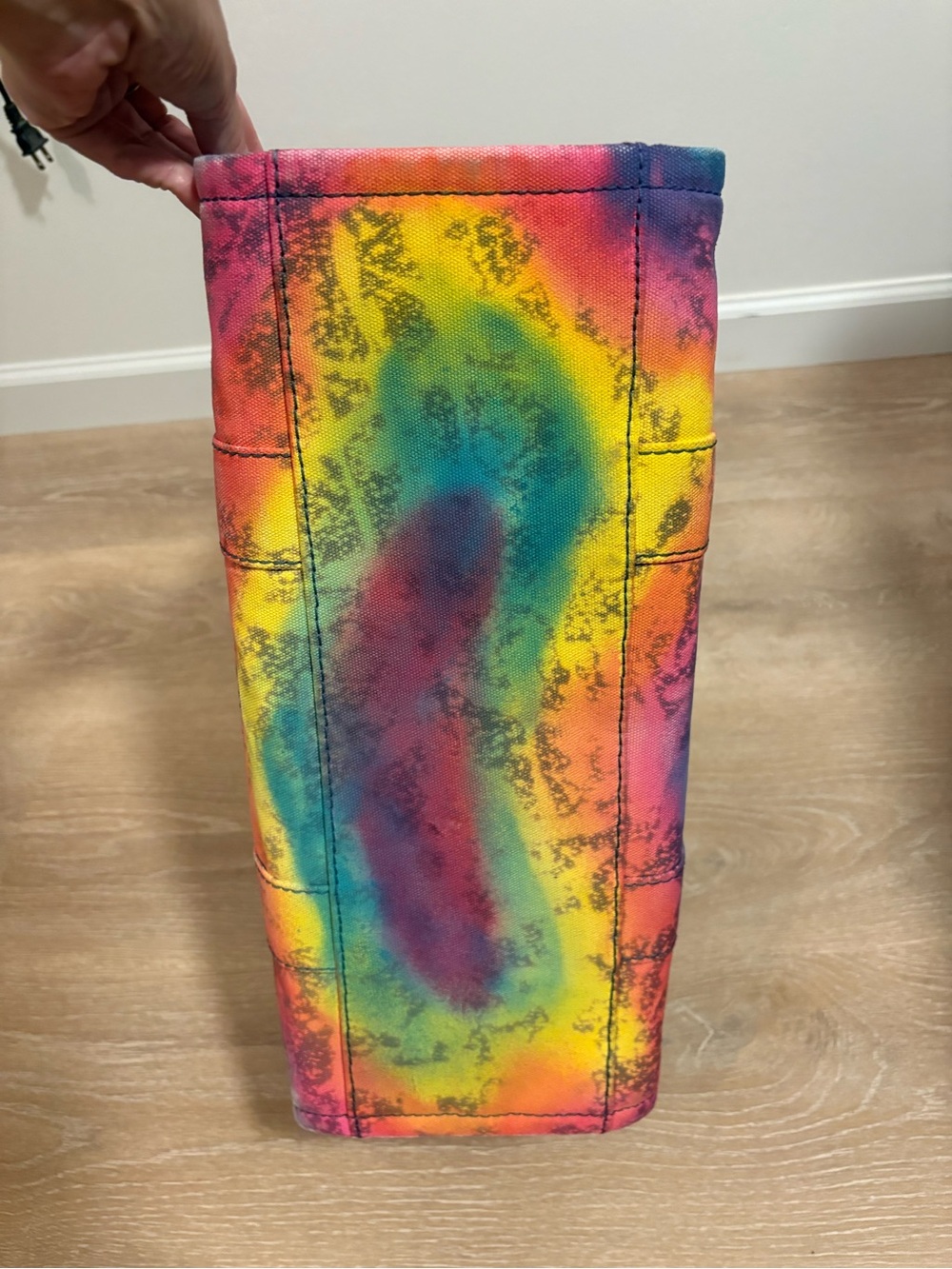 Large Marc Jacobs “Marbled Rainbow” 🌈 THE TOTE BAG w/Gold Leaf Lettering - Picture 6 of 12